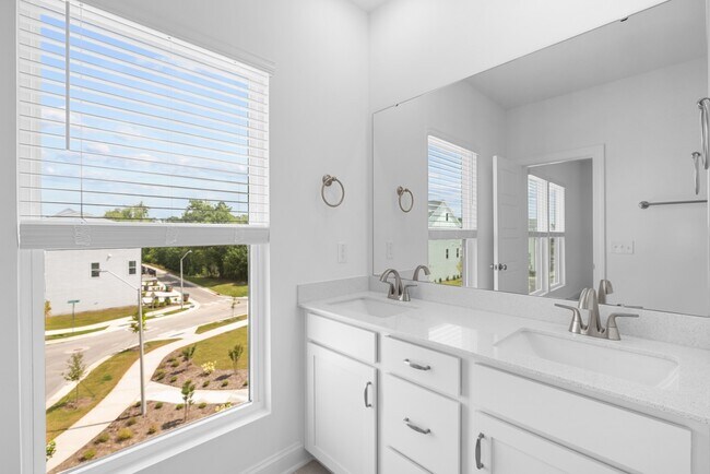 Building Photo - 2910 Kempthorne Rd