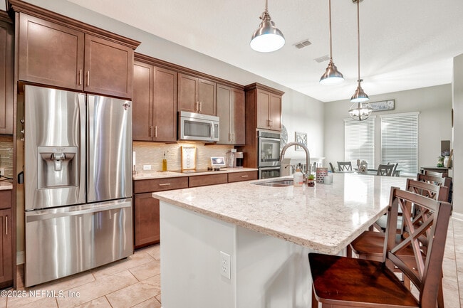 Building Photo - 606 Cloisterbane Dr