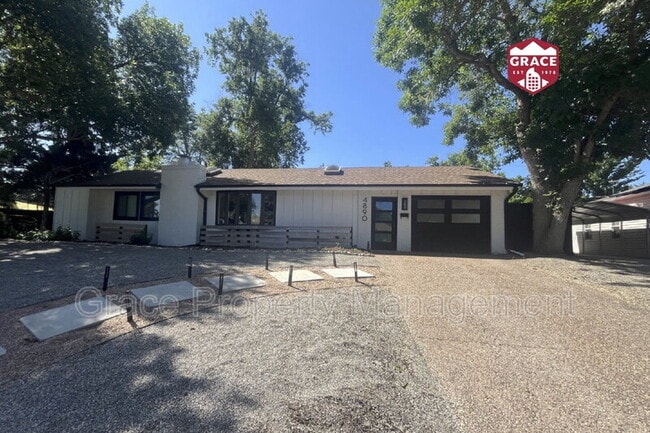 Primary Photo - 4890 E Kansas Dr