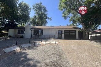 Building Photo - 4890 E Kansas Dr