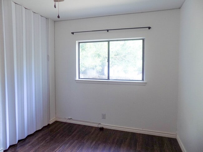 Building Photo - 13039 Chimney Oak Dr