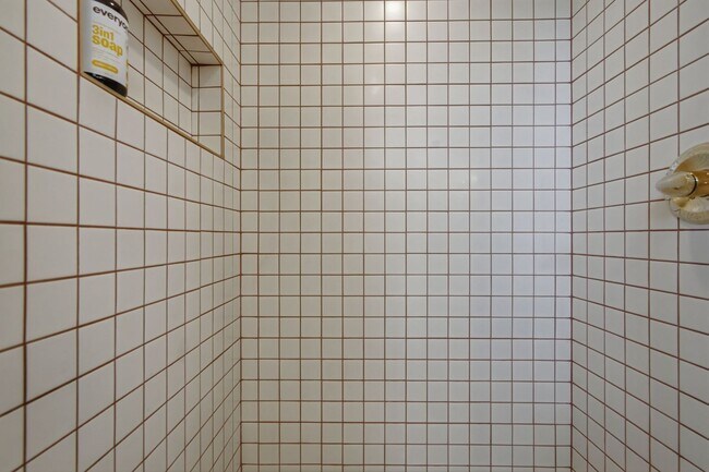 Building Photo - 5028 Danby Dr