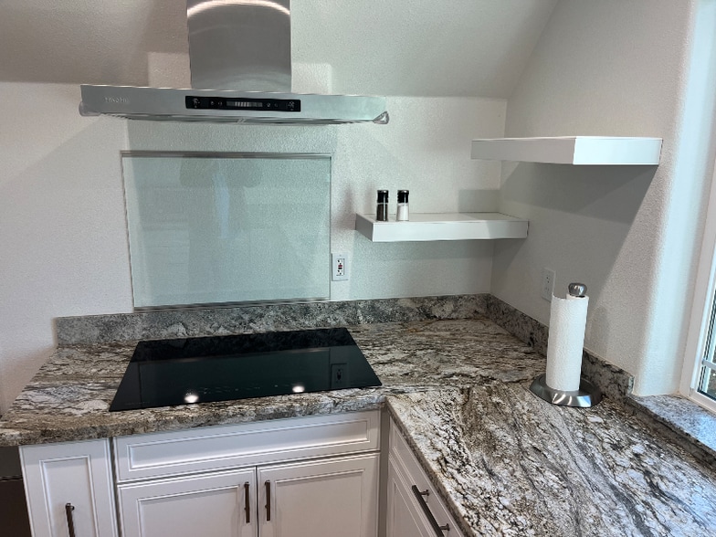 Building Photo - 6696 Mosquito Rd