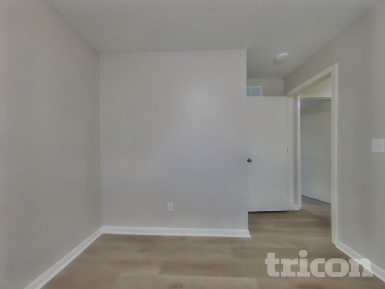 Building Photo - 15509 Kay Ave