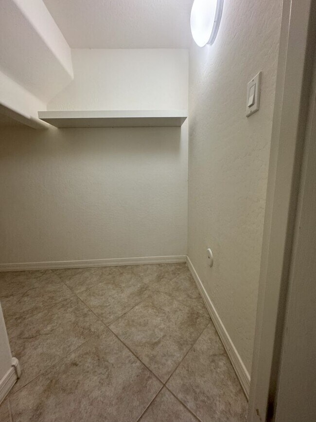 Building Photo - COMING SOON! LYONS GATE 5 BDRM + LOFT W CO...