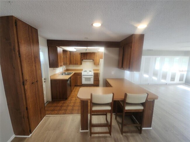 Building Photo - 4136 S Lockwood Ridge Rd