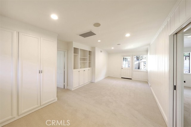 Building Photo - 2636 Bayshore Dr