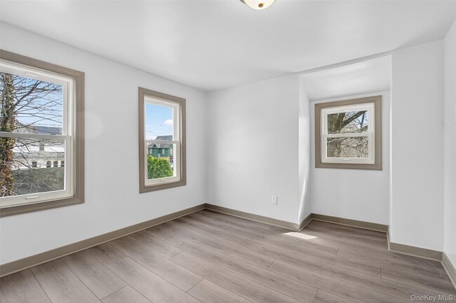 Building Photo - 62 Poplar St