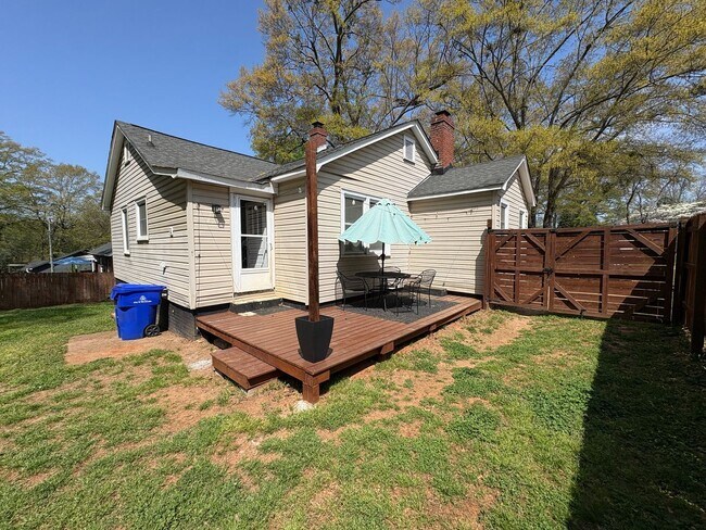 Building Photo - Charming 2/2 With Fenced In Backyard Move In Ready Now!