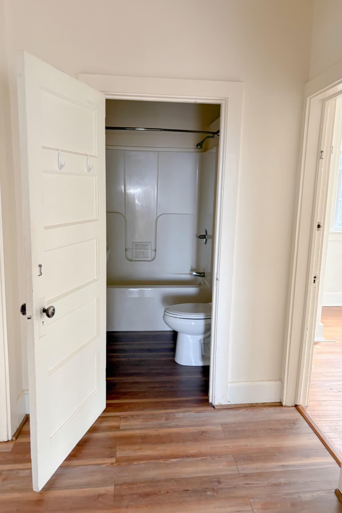 upstairs bathroom - 1765 Stony Point Rd