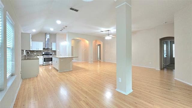 Building Photo - 4255 Fall Creek Dr