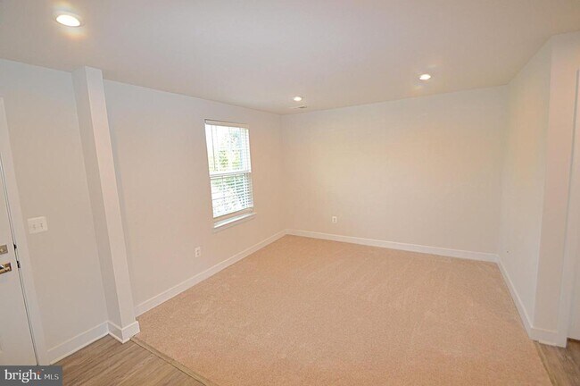 Building Photo - 11328 Willow Green Cir