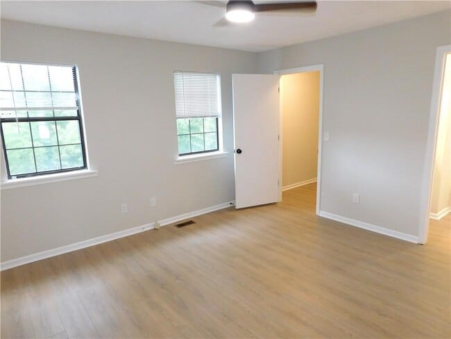 Building Photo - 3589 N Hopkins Ct