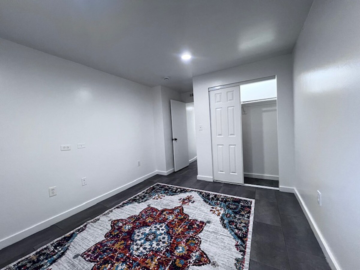 Building Photo - 731 Willow St