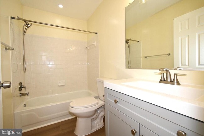Building Photo - 1389 Walkabout Ct