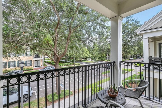 Building Photo - Beautiful Baldwin Park Orlando Town Home