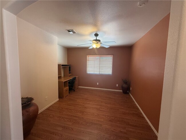 Building Photo - 685 Vista Grande Dr