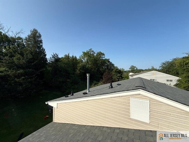 Building Photo - 44 Drake Rd