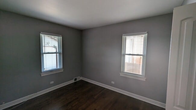 Building Photo - ?? Spacious 3BR Ranch | District 57 & Pros...