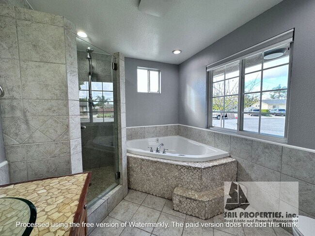 Building Photo - Gorgeous Huntington Beach Single Story Home!