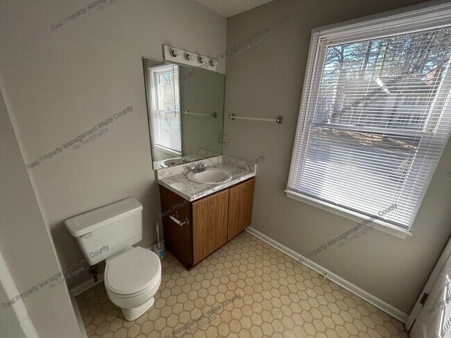 Building Photo - 5612 Hamstead Crossing