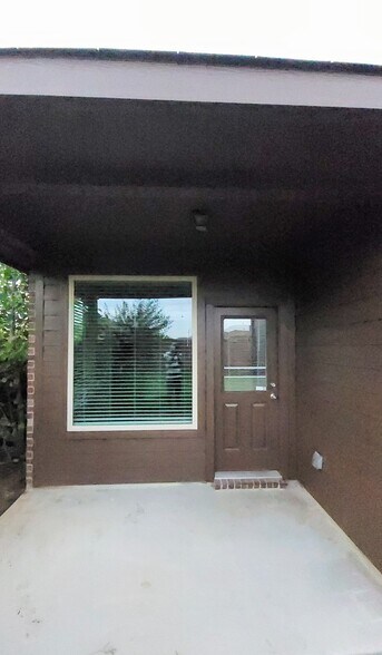 Building Photo - 1716 Jacona Trl