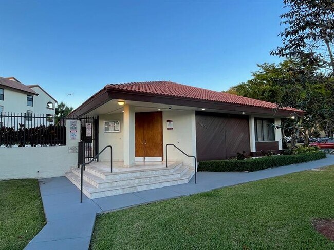Building Photo - 9030 SW 125th Ave