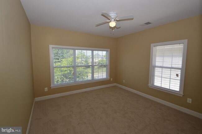 Building Photo - 43076 La Riva Dr