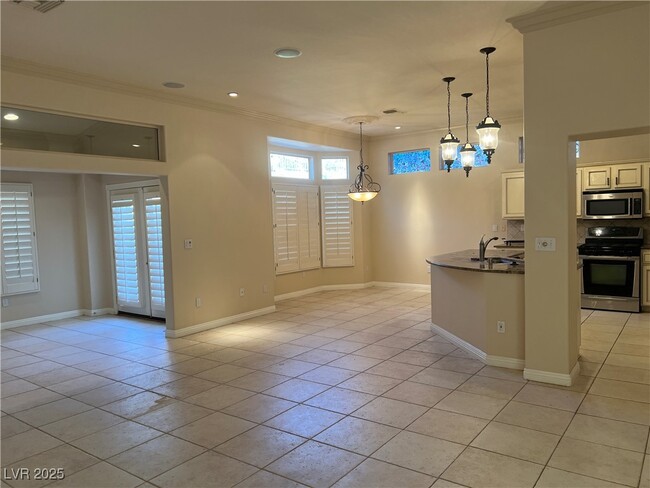 Building Photo - 10041 Woodhouse Dr