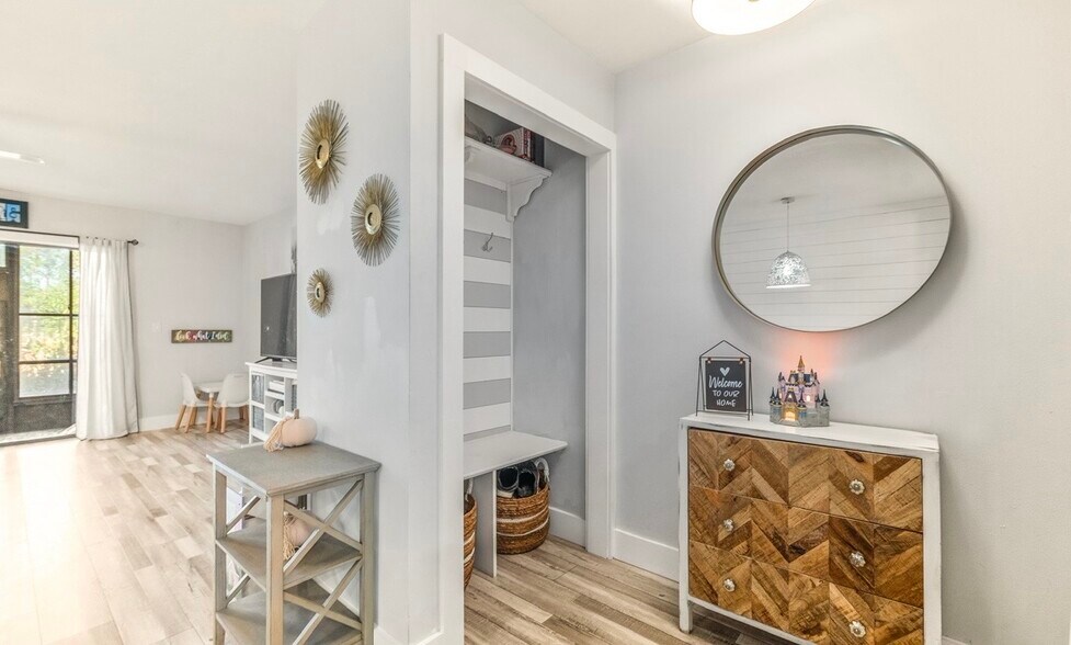 Building Photo - 600 Domenico Cir