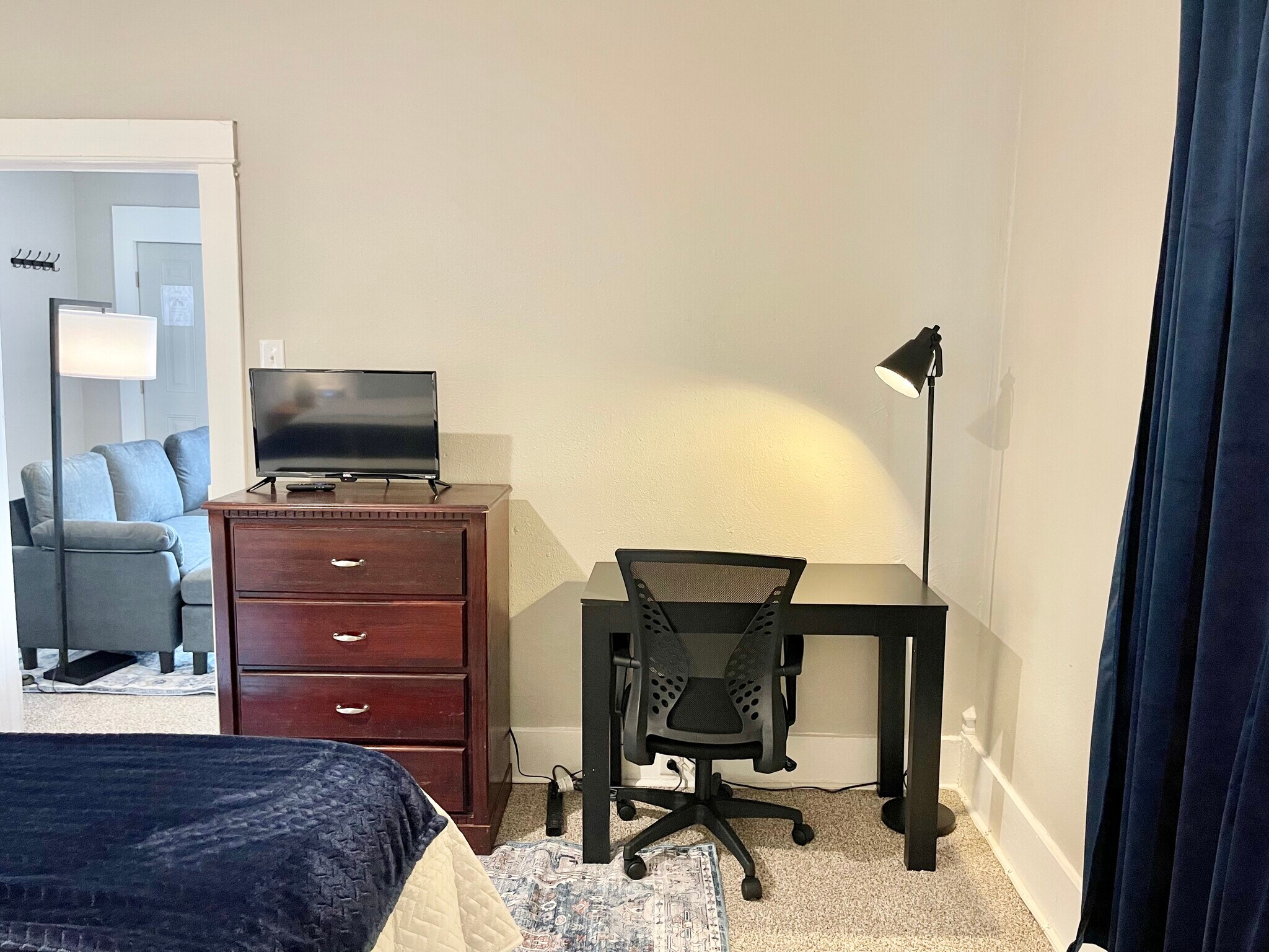 Bedroom 1 Desk Area - 914 W College St