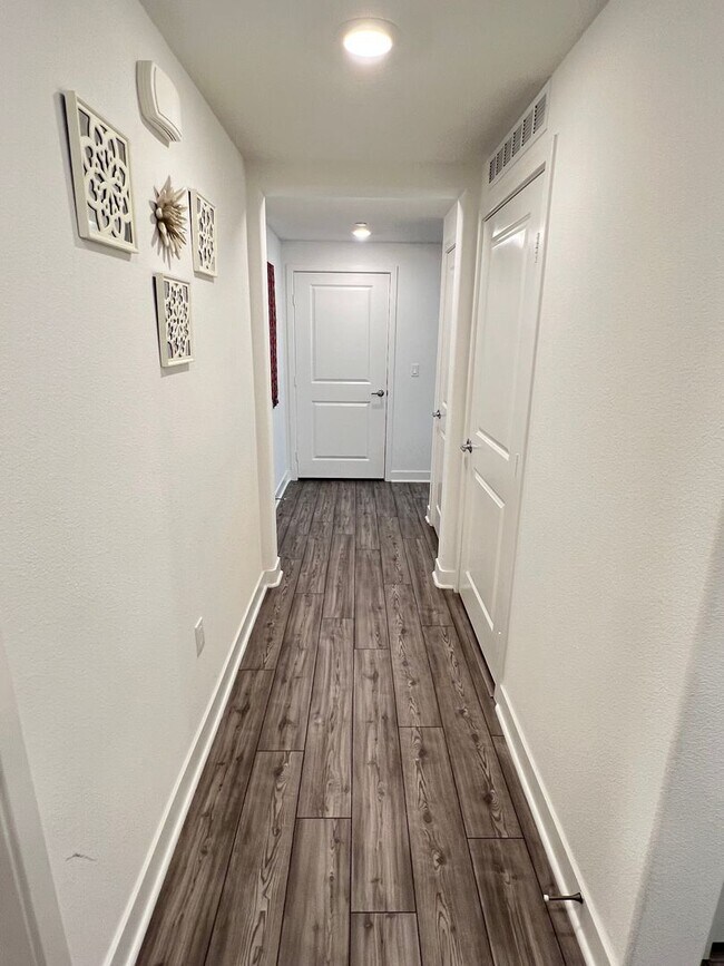 Building Photo - Upscale Living 2 Bed 2 Bath Condo in Anahe...