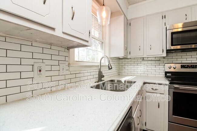 Building Photo - 113 Delchester Dr