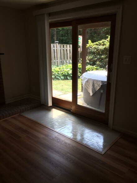 Door - 19628 Club Lake Rd