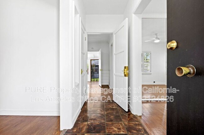 Building Photo - 1534 S Hayworth Ave