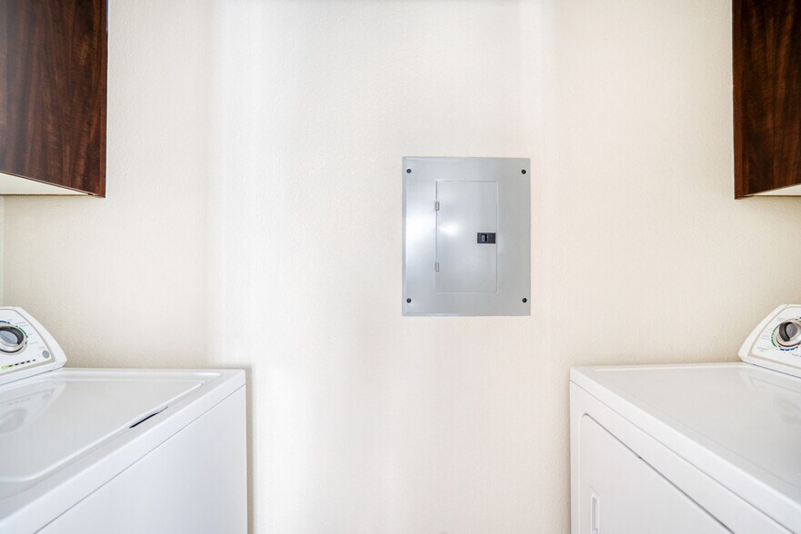 Building Photo - 508 Railway Ave