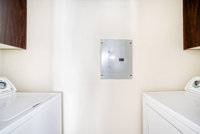 Building Photo - 508 Railway Ave