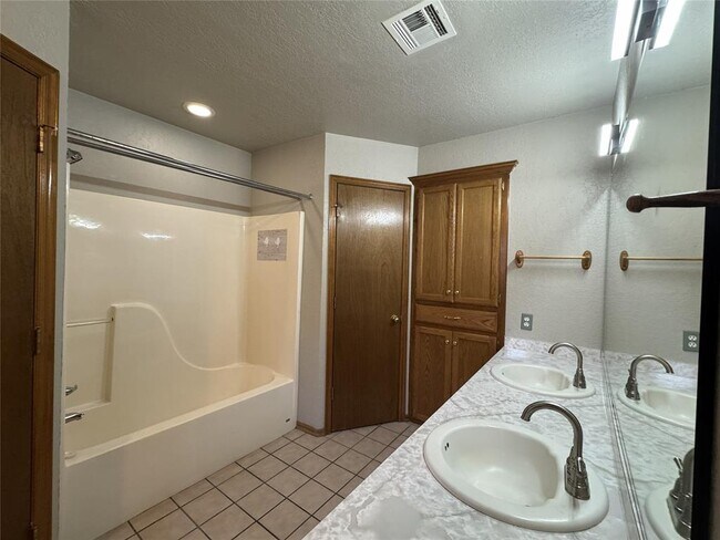 Building Photo - 13320 Cayman Ln