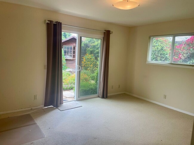 Building Photo - Carpinteria 3 Bedroom House - Available Au...