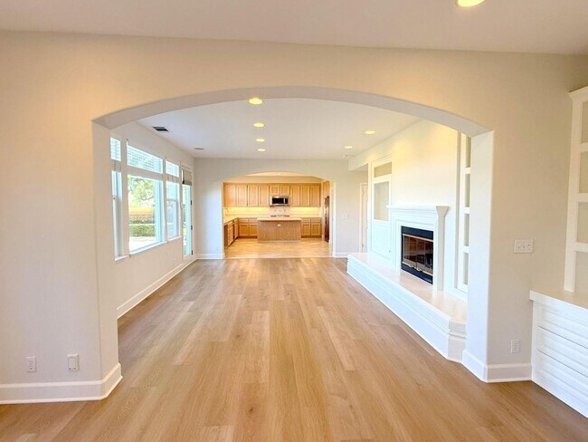 Building Photo - Former Model Home in Desirable Bridges Com...