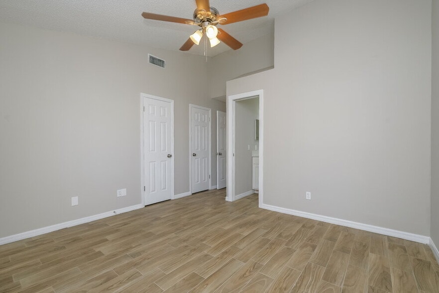 Building Photo - 9715 Little Pond Way