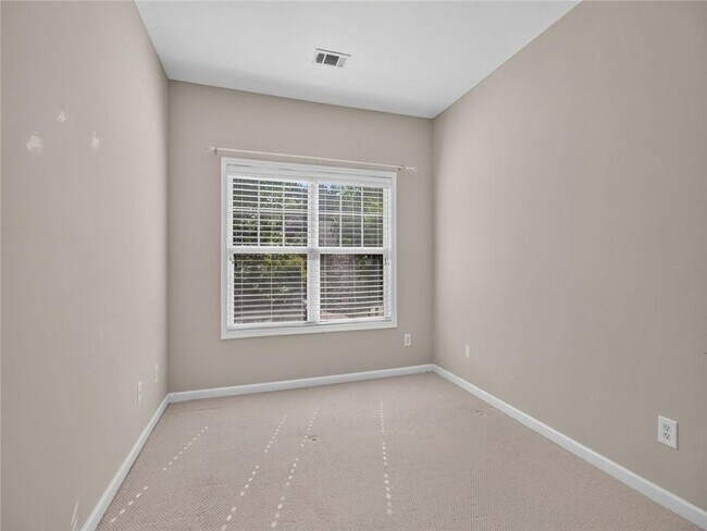 Building Photo - 5060 Hastings Terrace