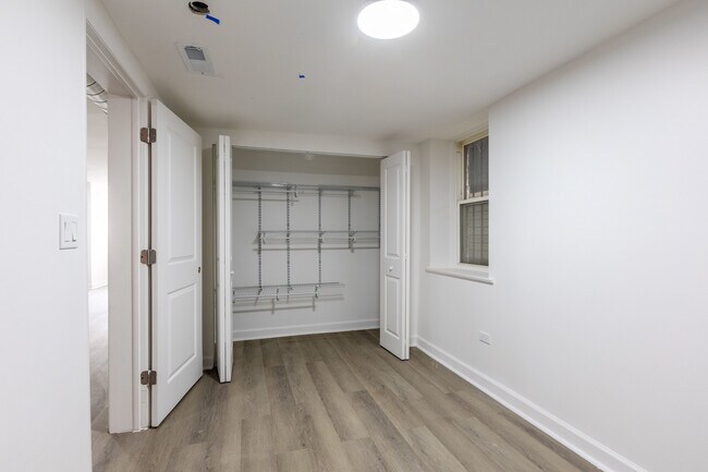 Building Photo - 1841 N Kedzie Ave