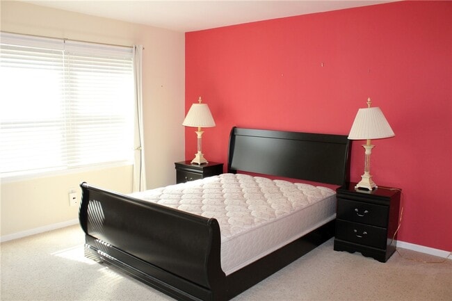 Building Photo - 121 Brittany Cir