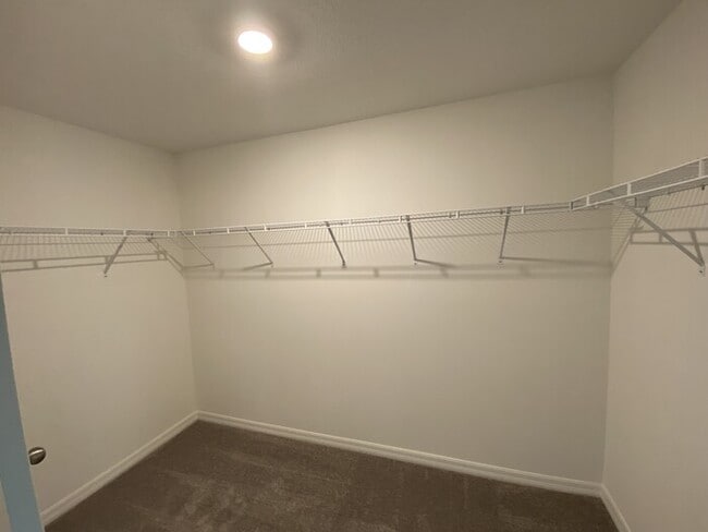Building Photo - Coming Soon! End Unit 3/2.5 Townhome For R...