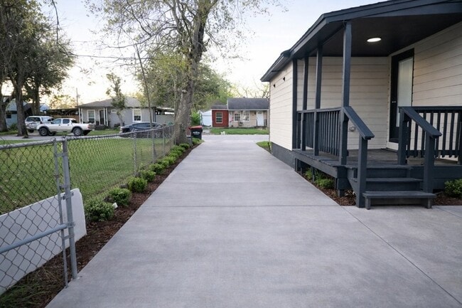 Building Photo - 916 Parkway Dr