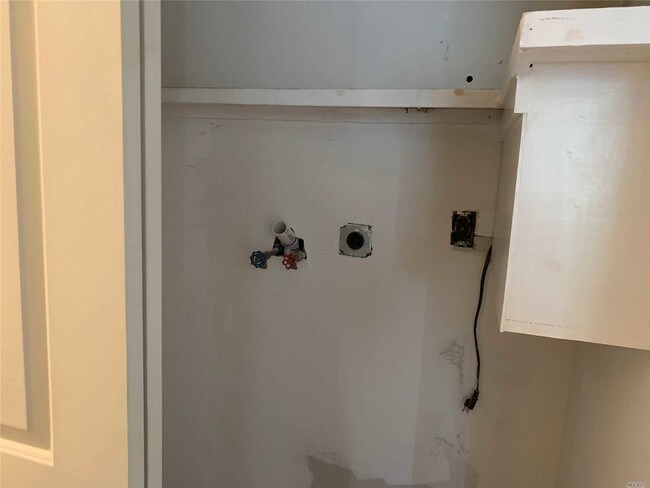 Building Photo - 177 Mastic Blvd