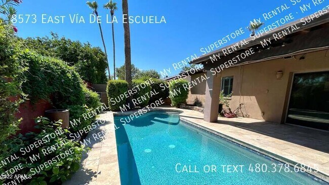 Building Photo - 8573 E Vía De La Escuela