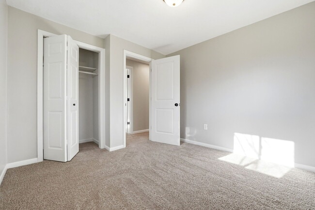 Building Photo - 3735 Richlawn Rd