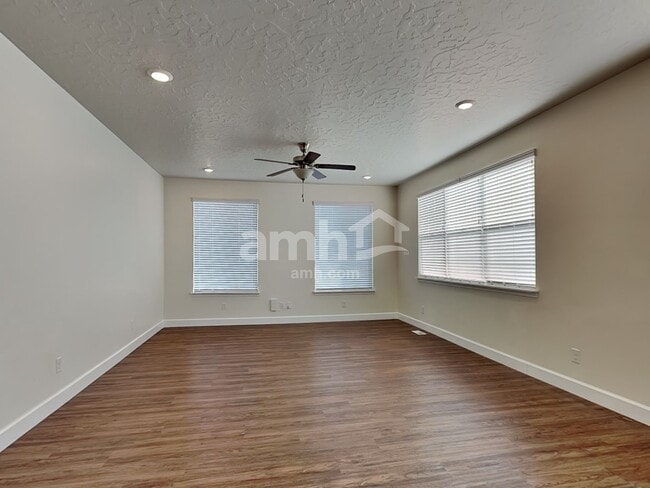 Building Photo - 1015 W 850 S